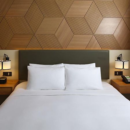 Holiday Inn Cebu City By Ihg Exterior foto
