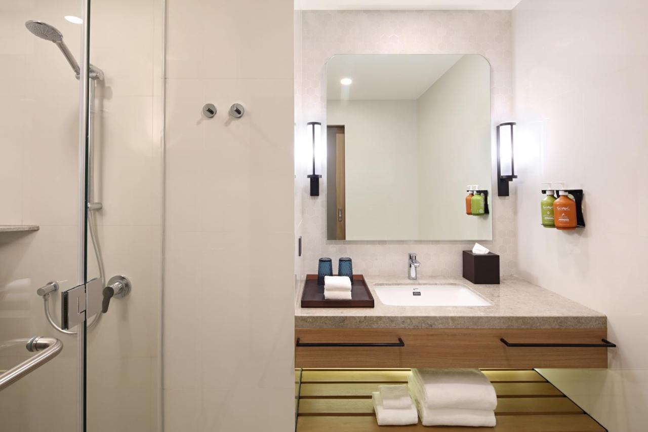 Holiday Inn Cebu City By Ihg Exterior foto