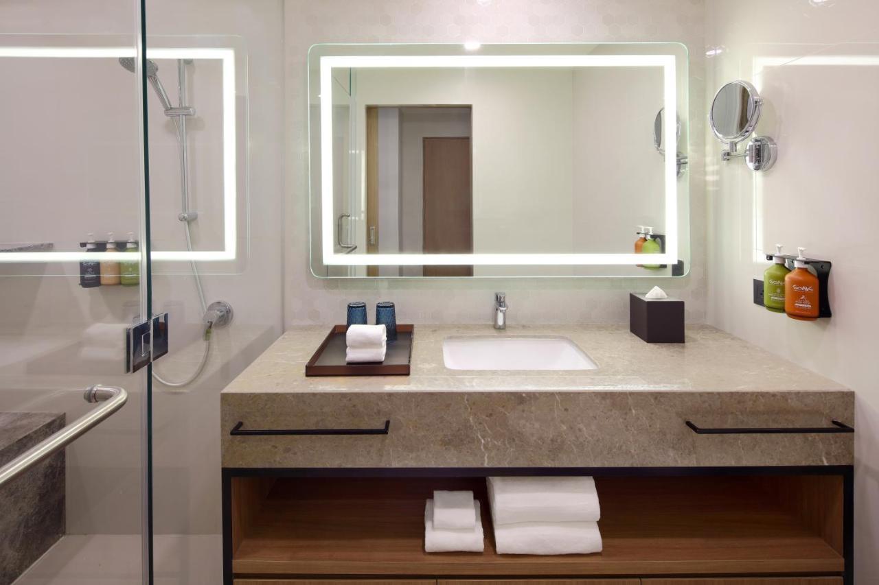 Holiday Inn Cebu City By Ihg Exterior foto