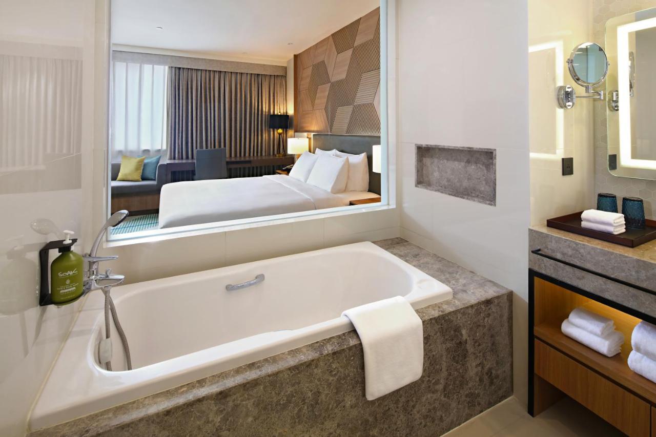 Holiday Inn Cebu City By Ihg Exterior foto