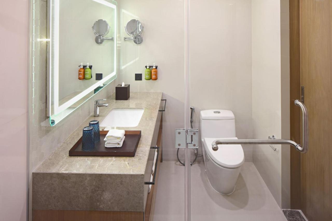 Holiday Inn Cebu City By Ihg Exterior foto