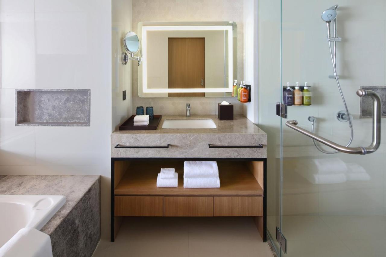 Holiday Inn Cebu City By Ihg Exterior foto