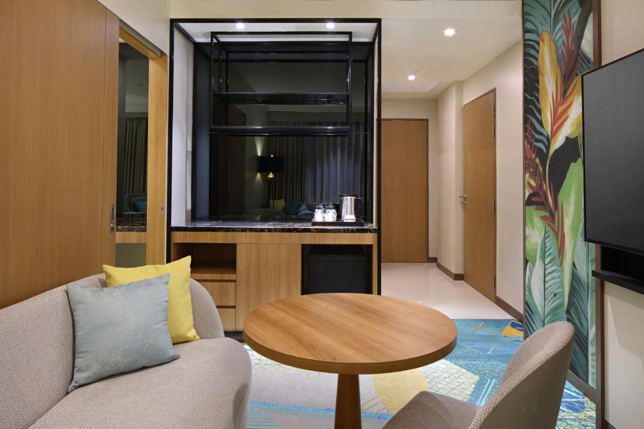Holiday Inn Cebu City By Ihg Exterior foto