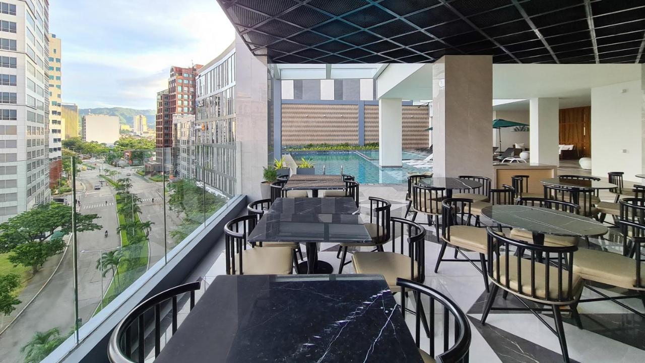 Holiday Inn Cebu City By Ihg Exterior foto